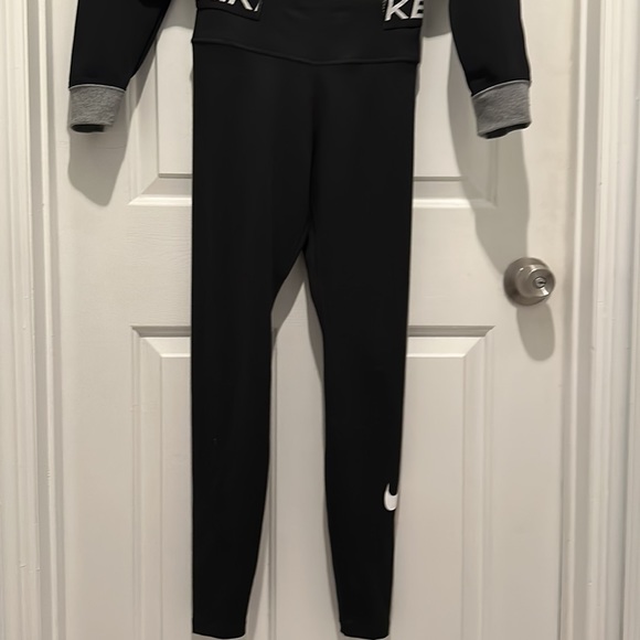 Nike suit set leggings + jacket - Picture 11 of 12